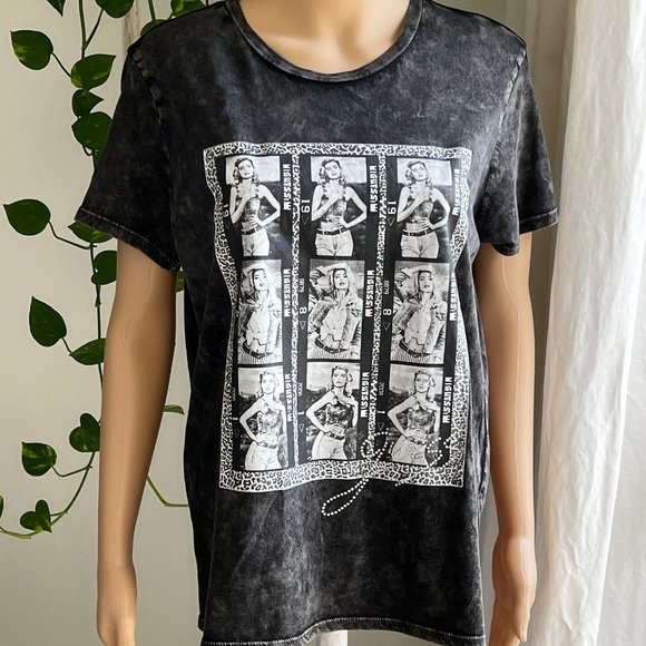 GUESS Y2K Style Model Photo Strip Photo Easy Tee NWT Black Soft Tee Size Large - Picture 3 of 9